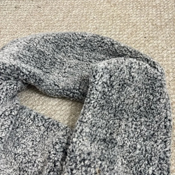Free  people gray Sherpa plush infinity scarf - Picture 3 of 7